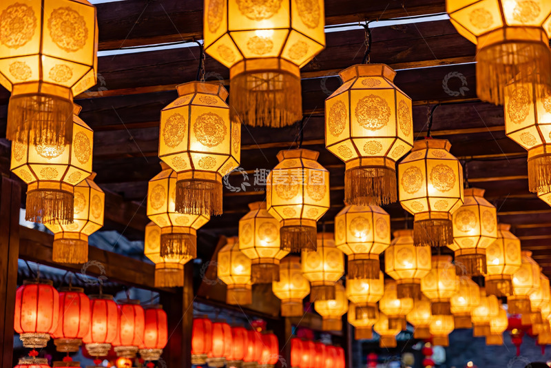 高清大图下载【趣麦麦图】古色古香灯笼挂满街巷