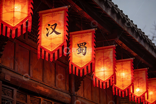 古建筑夜景灯笼高挂