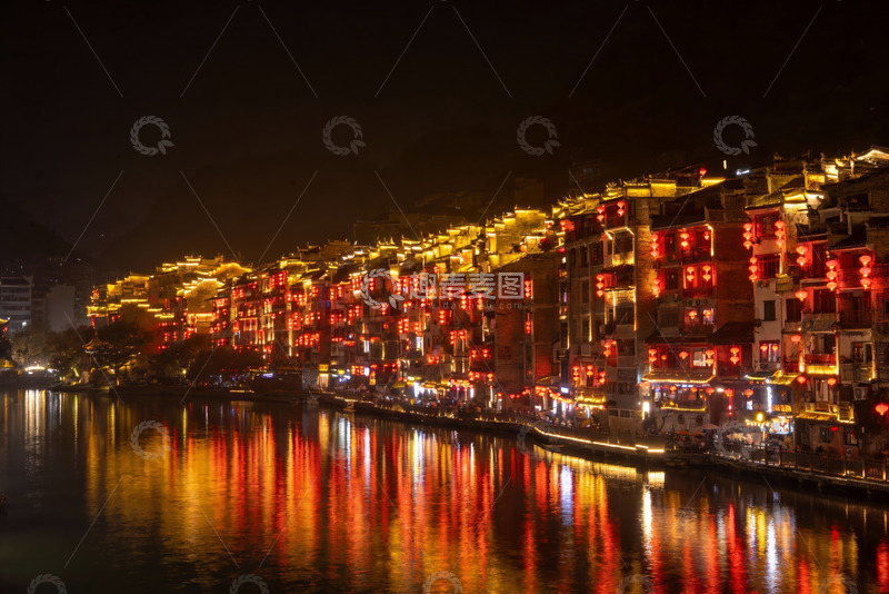 高清大图下载【趣麦麦图】夜幕下的灯火楼阁与河畔倒影