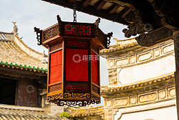 古建筑中的红色灯笼