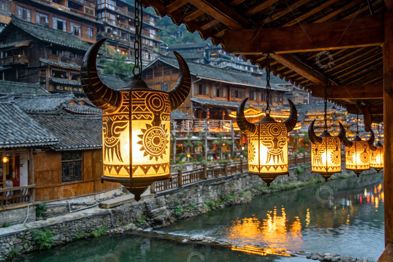 高清大图下载【趣麦麦图】古村夜景灯笼映水