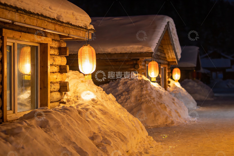 高清大图下载【趣麦麦图】雪夜木屋灯笼暖光