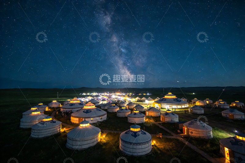 高清大图下载【趣麦麦图】夜幕星空下的蒙古包群落