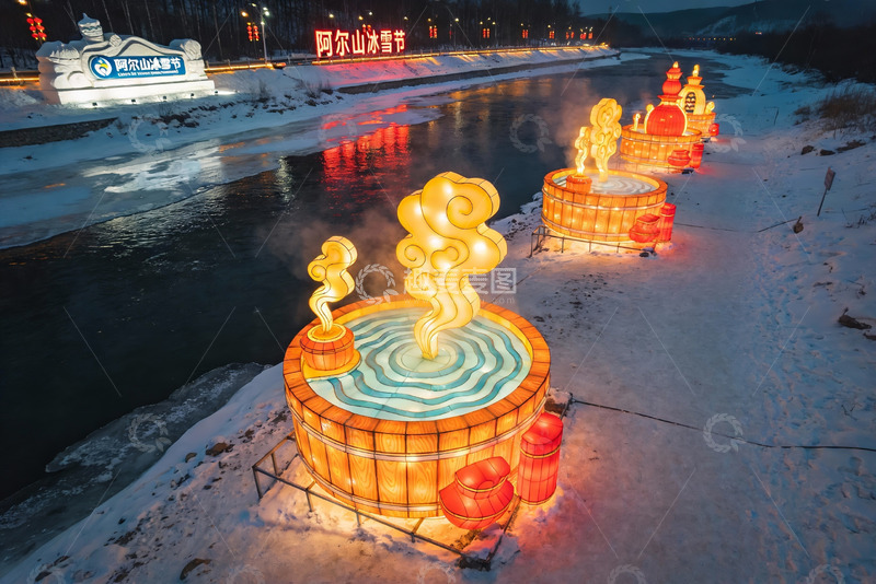高清大图下载【趣麦麦图】雪夜灯光温泉造型景观