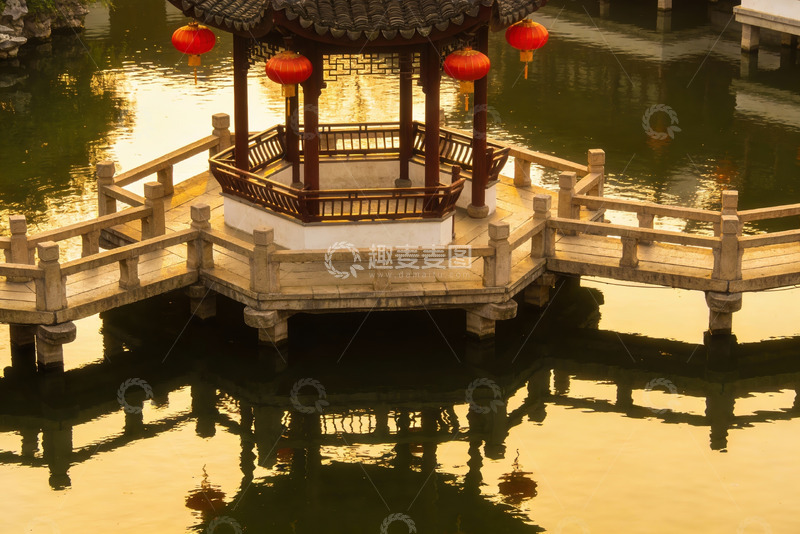 高清大图下载【趣麦麦图】古典亭台倒映水中红灯笼