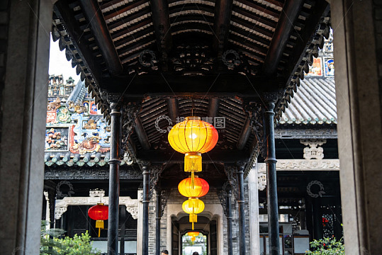 古建筑庭院灯笼高挂