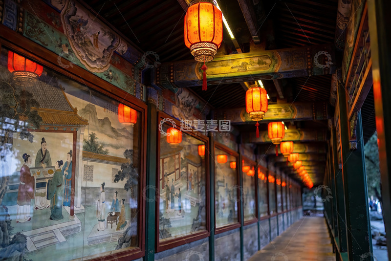 高清大图下载【趣麦麦图】古色古香长廊挂红灯笼