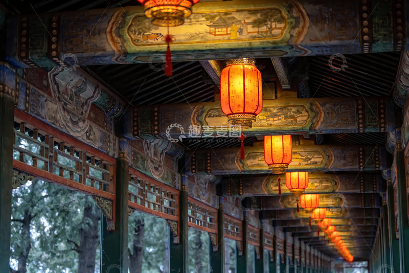 高清大图下载【趣麦麦图】古色古香长廊灯笼映衬