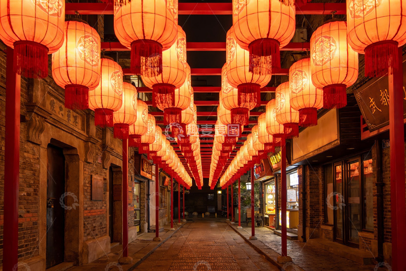 高清大图下载【趣麦麦图】夜色古街红灯笼高挂