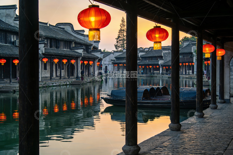 高清大图下载【趣麦麦图】古街水乡夜景红灯笼