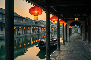 古巷水乡夜景红灯笼