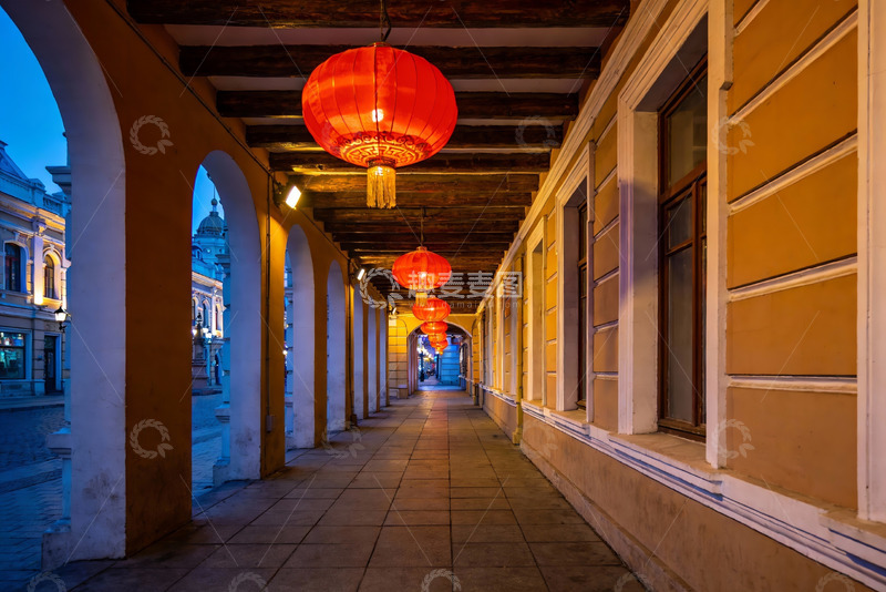 高清大图下载【趣麦麦图】夜幕下拱廊红灯笼