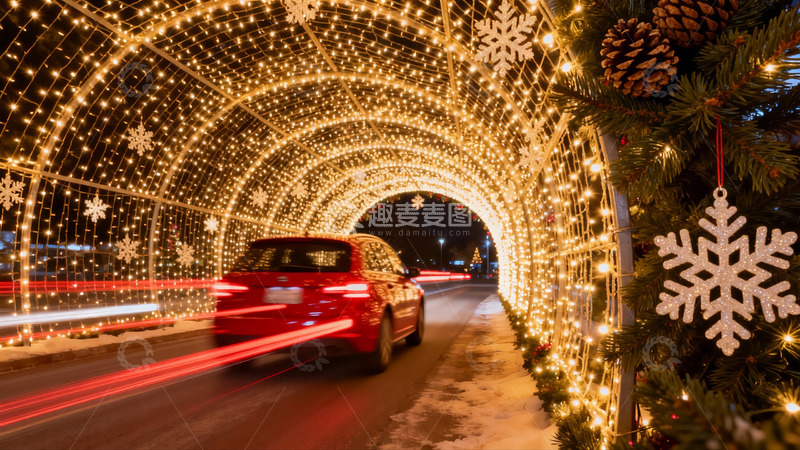 高清大图下载【趣麦麦图】圣诞灯饰隧道车辆行驶夜景
