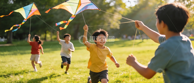 高清大图下载【趣麦麦图】孩子们户外放风筝欢乐奔跑