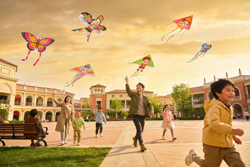 高清大图下载【趣麦麦图】家庭户外放风筝欢乐场景