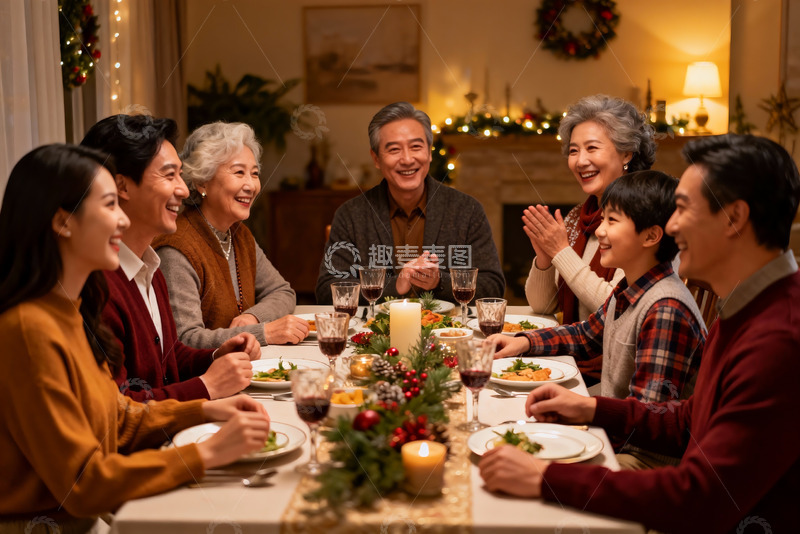 高清大图下载【趣麦麦图】温馨家庭圣诞聚餐场景