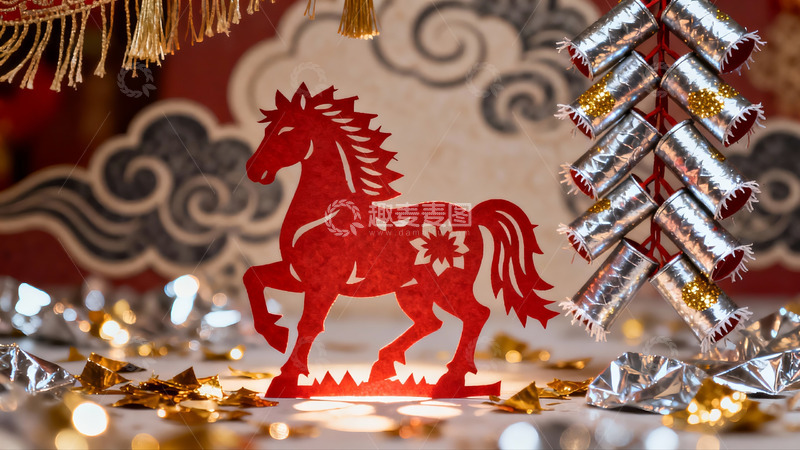 高清大图下载【趣麦麦图】春节剪纸马与鞭炮装饰