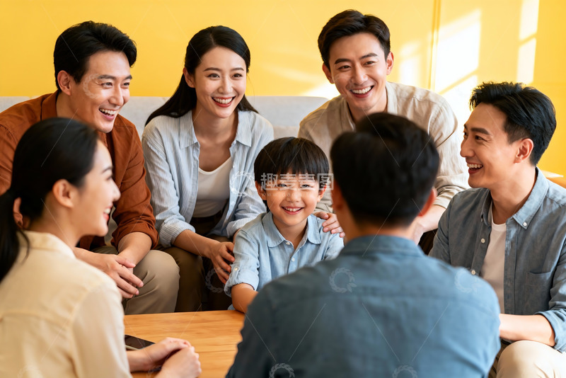 高清大图下载【趣麦麦图】家庭聚会欢笑场景