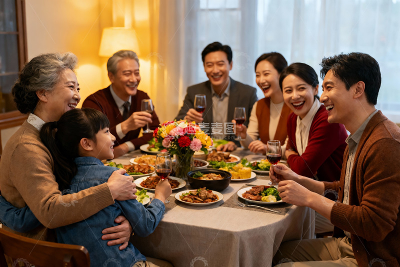 高清大图下载【趣麦麦图】三代同堂家庭聚餐其乐融融