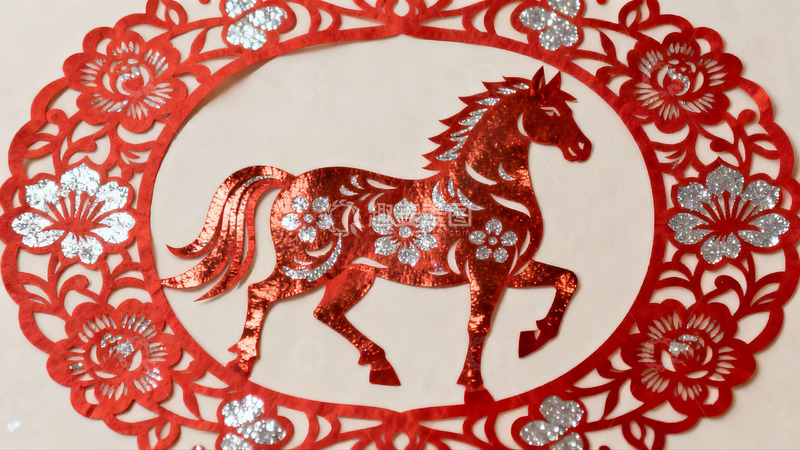 高清大图下载【趣麦麦图】红色剪纸马图案装饰品