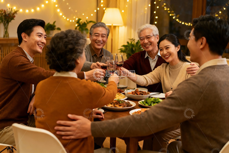 高清大图下载【趣麦麦图】家庭聚餐欢庆时刻
