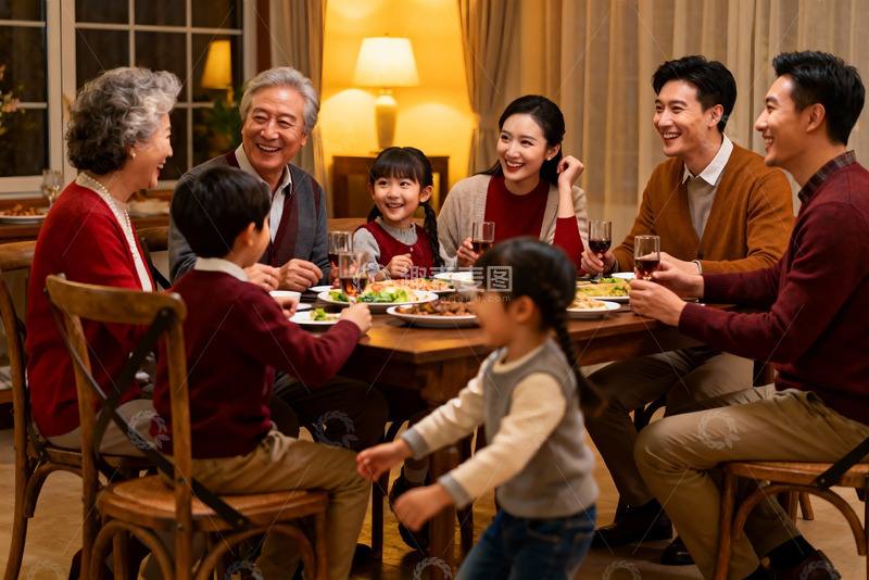 高清大图下载【趣麦麦图】三代同堂家庭聚餐温馨场景