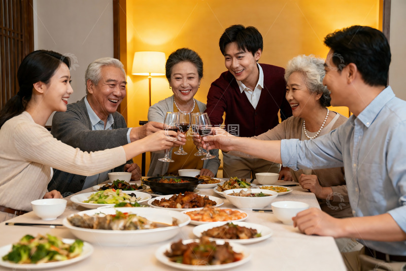 高清大图下载【趣麦麦图】家庭聚餐欢庆时刻