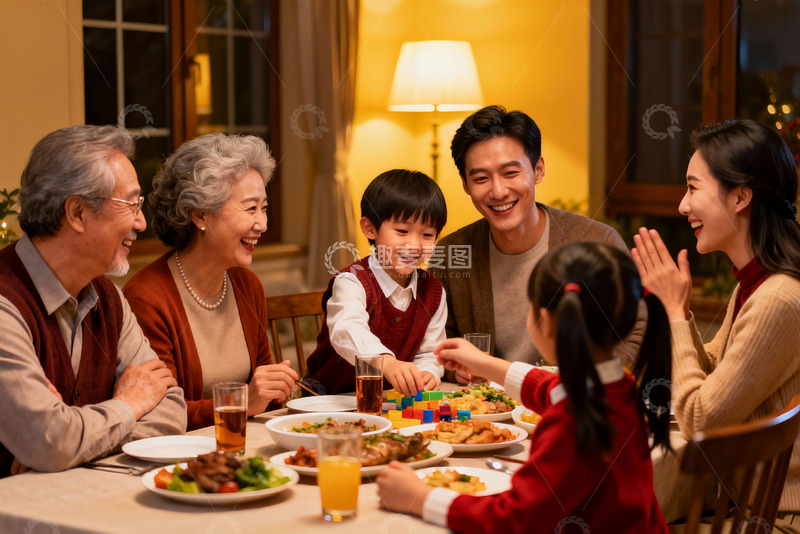 高清大图下载【趣麦麦图】温馨家庭聚餐其乐融融