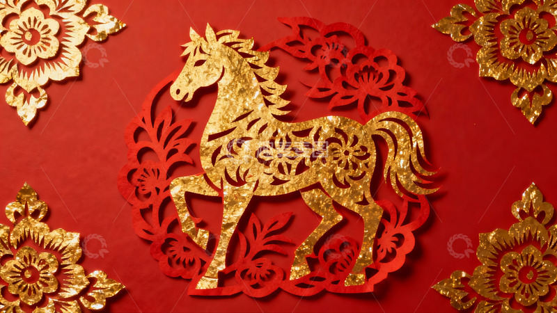 高清大图下载【趣麦麦图】红色背景上的金色剪纸马