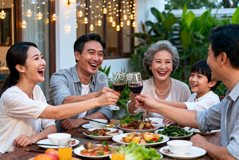 高清大图下载【趣麦麦图】家庭聚餐欢庆时刻