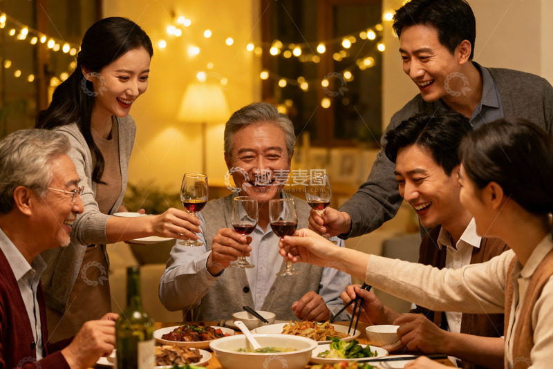 高清大图下载【趣麦麦图】家庭聚餐欢庆时刻