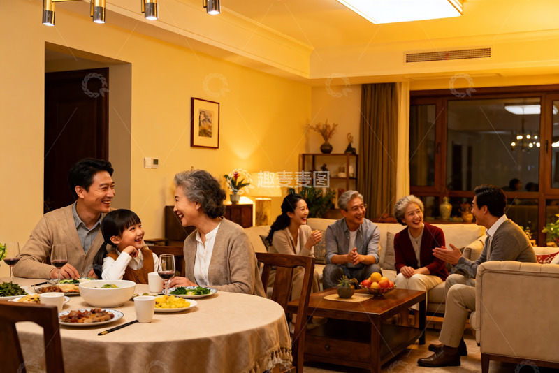 高清大图下载【趣麦麦图】温馨家庭聚餐其乐融融