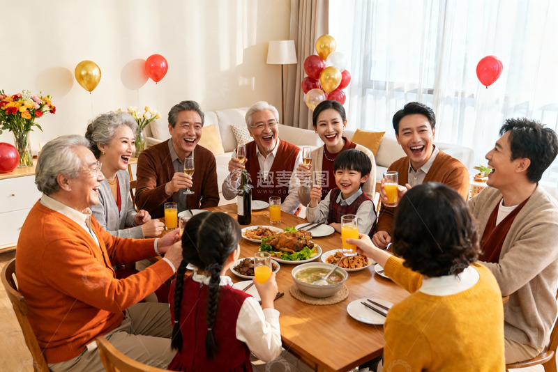 高清大图下载【趣麦麦图】三代同堂家庭聚餐欢庆时刻