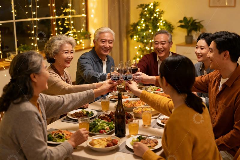 高清大图下载【趣麦麦图】家庭聚餐欢庆时刻