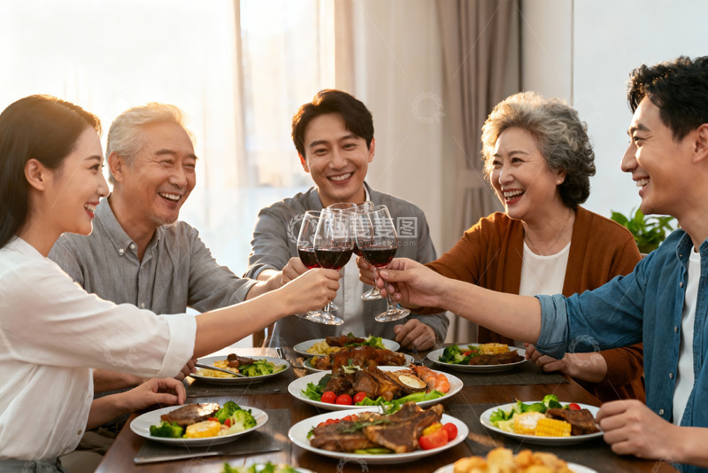 高清大图下载【趣麦麦图】家庭聚餐欢庆时刻