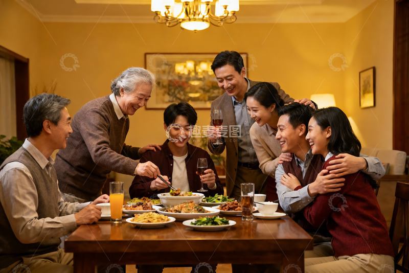 高清大图下载【趣麦麦图】家庭聚餐温馨场景