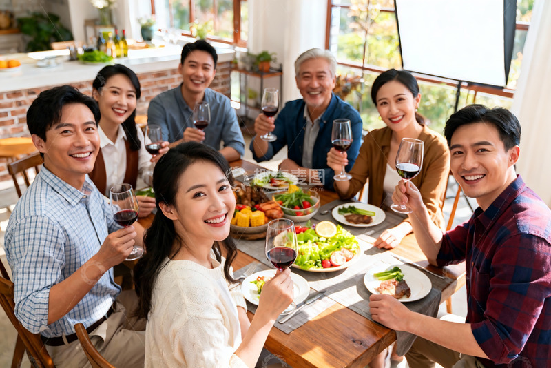 高清大图下载【趣麦麦图】家庭聚餐欢庆时刻