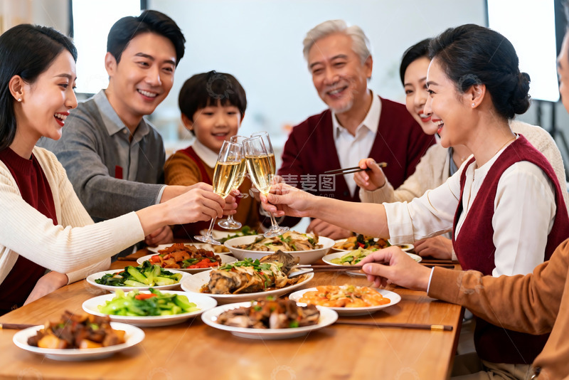 高清大图下载【趣麦麦图】家庭聚餐欢庆时刻