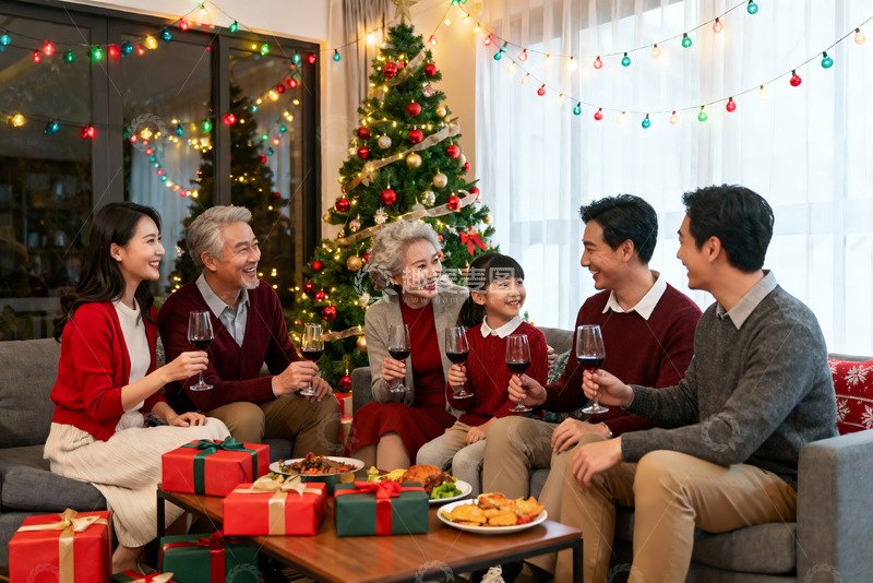 高清大图下载【趣麦麦图】圣诞家庭聚会欢庆温馨