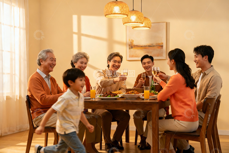 高清大图下载【趣麦麦图】三代同堂家庭聚餐温馨场景