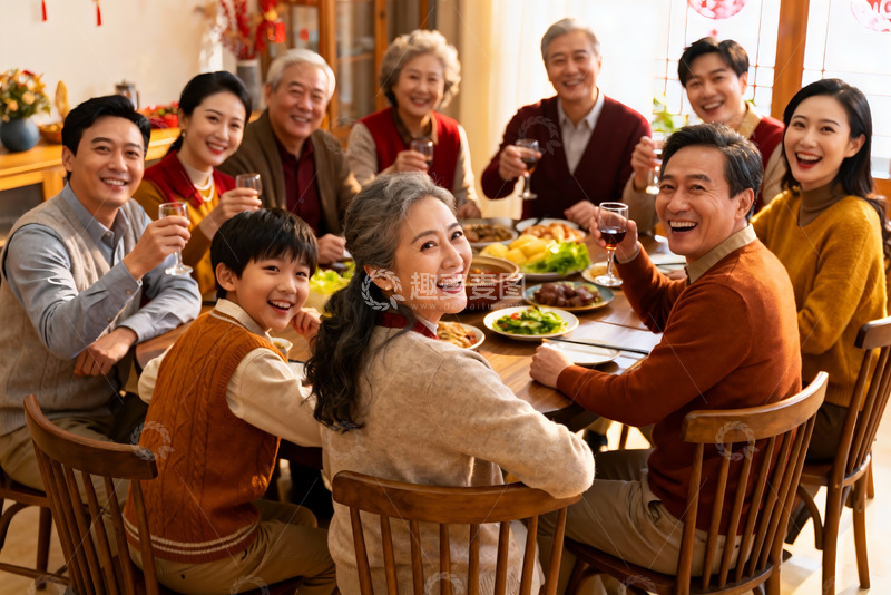 高清大图下载【趣麦麦图】三代同堂家庭聚餐其乐融融