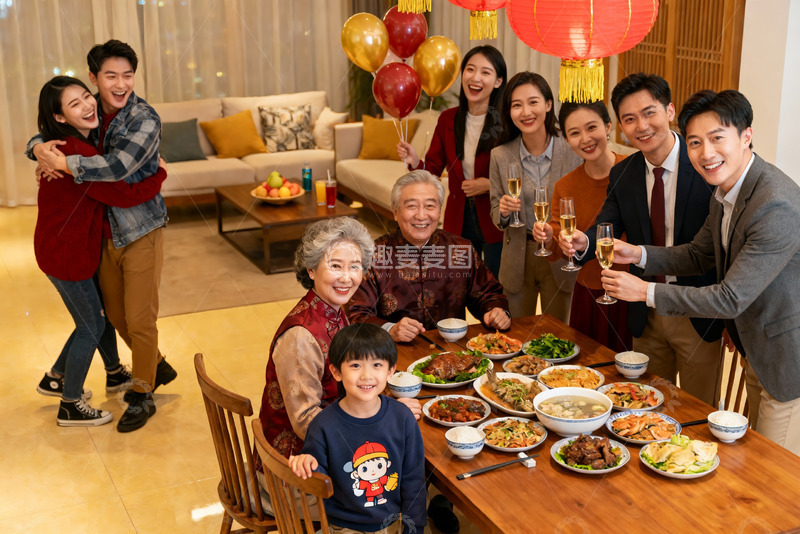高清大图下载【趣麦麦图】家庭聚餐欢庆团圆