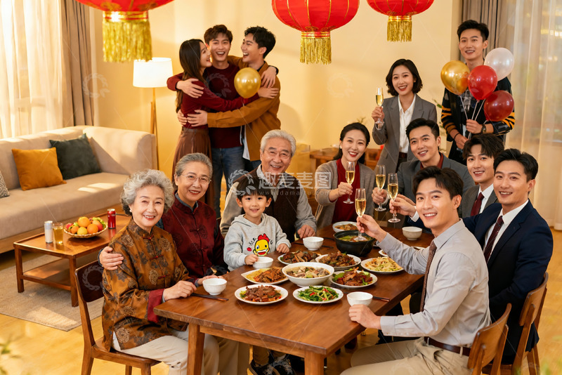 高清大图下载【趣麦麦图】家庭聚餐欢庆团圆时刻