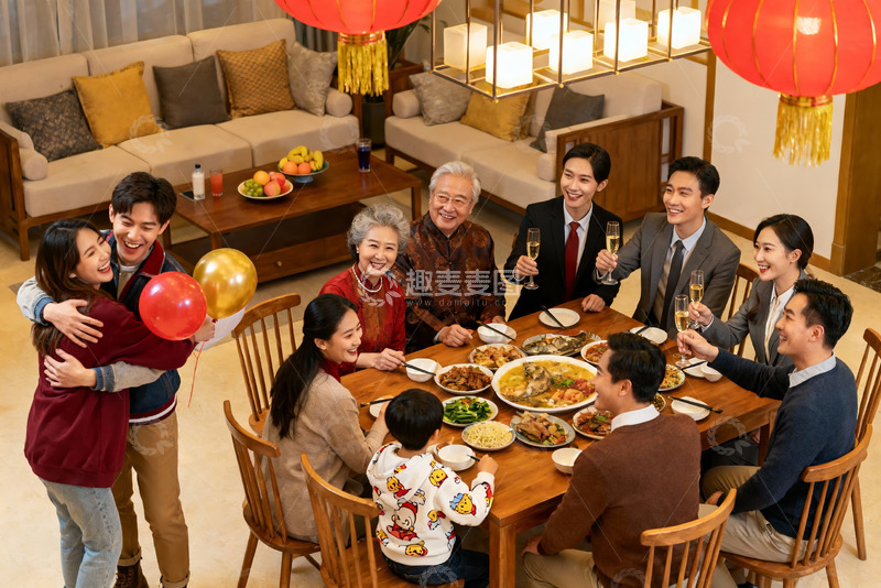 高清大图下载【趣麦麦图】家庭聚餐欢庆团圆时刻