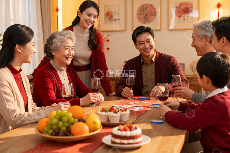 高清大图下载【趣麦麦图】家庭聚餐欢庆时刻