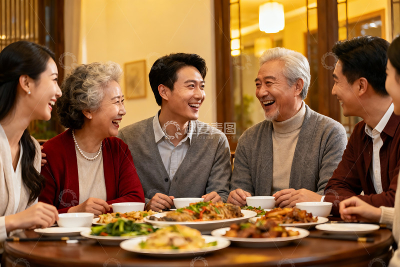 高清大图下载【趣麦麦图】三代同堂家庭聚餐其乐融融