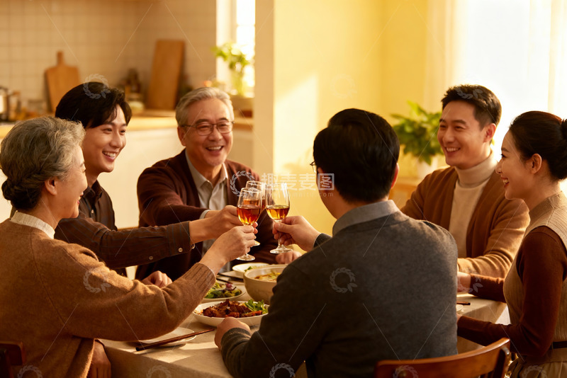 高清大图下载【趣麦麦图】家庭聚餐欢庆时刻