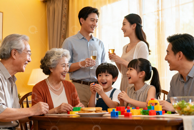 高清大图下载【趣麦麦图】三代同堂家庭聚会温馨场景