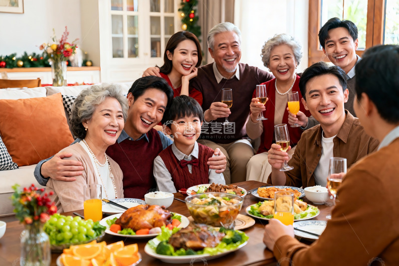 高清大图下载【趣麦麦图】三代同堂家庭聚餐其乐融融