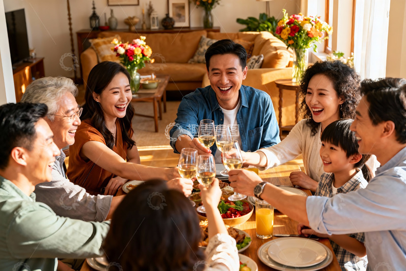 高清大图下载【趣麦麦图】家庭聚餐欢庆时刻